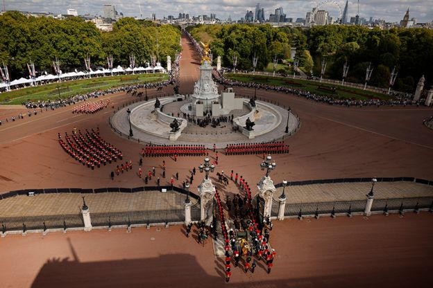 The Procession To Westminster Hall For The Queen's Lying-in-state - BBC ...