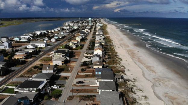 அச்சுறுத்தும் சூறாவளி