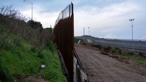 Trump Issues Veto Over Border Emergency Declaration - BBC News