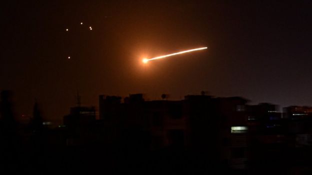 Light in the sky above Damascus during Israeli air strikes on Palestinian Islamic Jihad targets in Syria (24 February 2020)