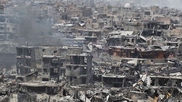 O estado de destruição da cidade antiga de Mossul no fim da ocupação do Estado Islâmico