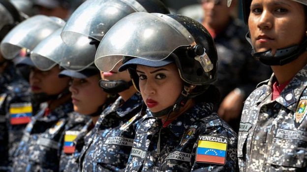 Miembros de la guardia bolivariana.