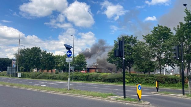 York Burger King fire: Clifton Moor fast food restaurant alight - BBC News