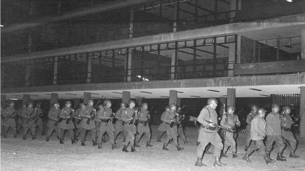 Soldados en la UNAM.