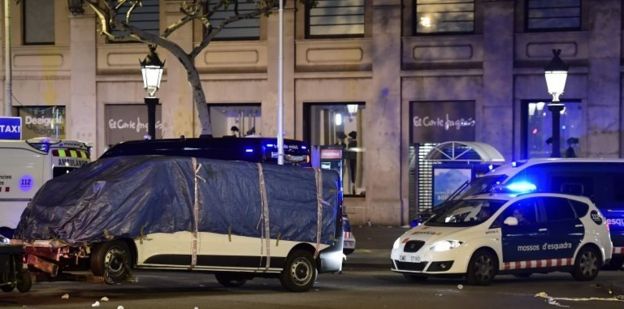 Использовавшийся для нападения минивэн был взят в прокат в Барселоне