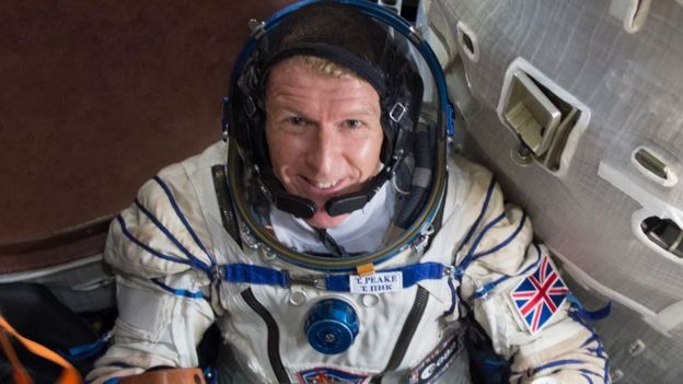 Tim Peake aims to rekindle excitement of Moon missions - BBC News