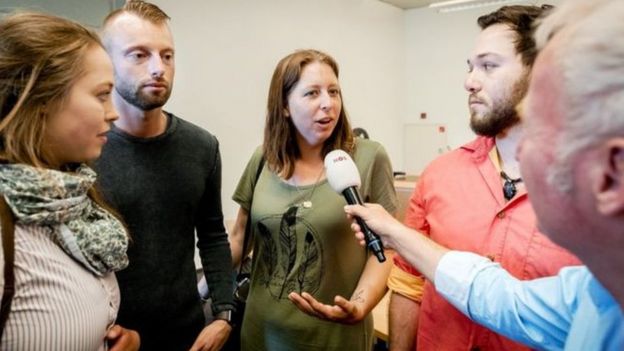 டச் நாட்டில் ஒரு டஜன் கணக்கான பெண்களுக்கு தனது சொந்த விந்தணுக்களை மருத்துவர் செலுத்தியதாக குற்றச்சாட்டு