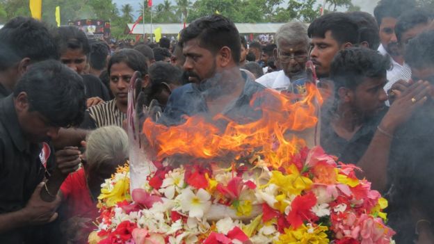 à®‡à®²à®™à¯à®•à¯ˆ: à®®à¯à®³à¯à®³à®¿à®µà®¾à®¯à¯à®•à¯à®•à®¾à®²à®¿à®²à¯ à®¨à®Ÿà¯ˆà®ªà¯†à®±à¯à®± à®¨à®¿à®©à¯ˆà®µà¯‡à®¨à¯à®¤à®²à¯ à®¨à®¿à®•à®´à¯à®šà¯à®šà®¿