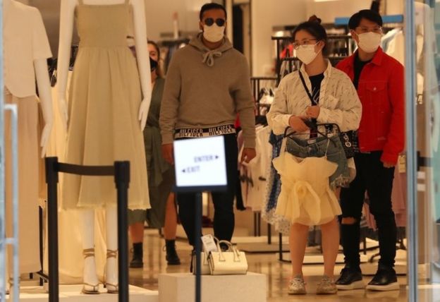 Shoppers in Glasgow