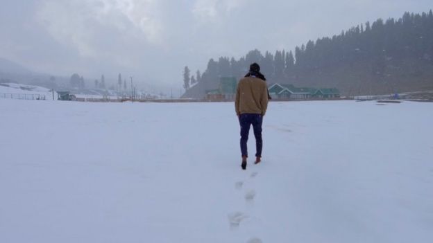 குழந்தை பருவத்தில் பாலியல் வல்லுறவுக்கு உள்ளான காஷ்மீர் இளைஞர்