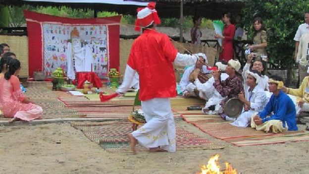 Vào thời gian cuối tháng 4 sắp tới đây, toàn thể người Chăm sẽ bước vào năm mới với chuỗi những lễ hội dày đặc