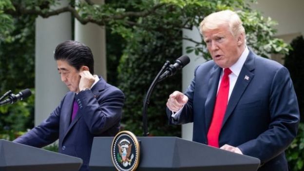 شینزو آبه، نخست وزیر ژاپن با دونالد ترامپ رابطه گرمی دارد