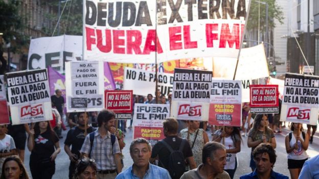 Protesta en Argentina contra el FMI.