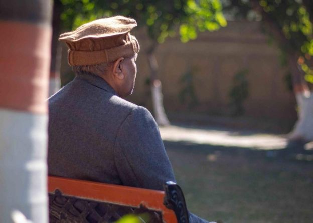 அஹமதிய இனத்தைச் சேர்ந்த விவசாயி அஸ்லம் ஜமீத்