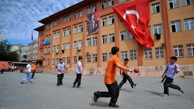 okulda öğrenciler