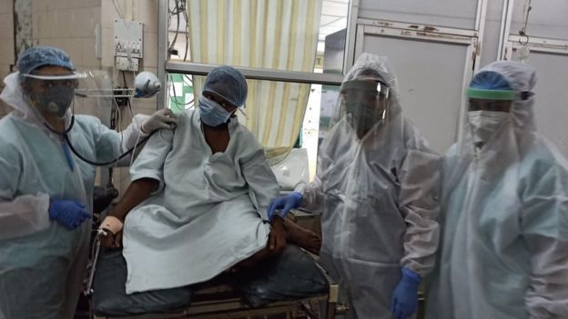 දරුවා ප්‍රසුත කළ පසු මව සහ දරුවා විශේෂ වාට්ටුවක රඳවා තබනු ඇත