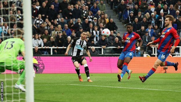 Miguel Almiron, Newcastle United, Crystal Palace