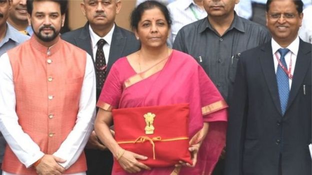निर्मला सीतारमण और अनुराग ठाकुर