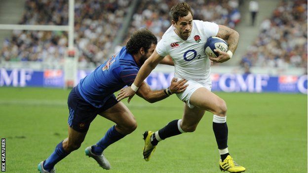 Danny Cipriani on the attack against France