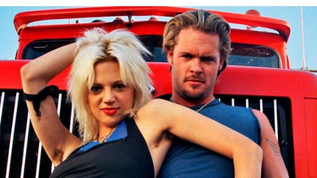 Asia Argento e Matt Schulze em cena de fime