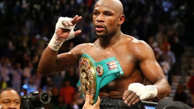 Mwaka jana mchezaji aliyelipwa kuliko wote duniani alikuwa ni mwanamasumbwi Floyd Mayweather, lakini sasa ameshuka katika orodha ya Forbes