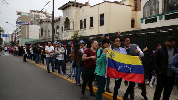 Voters in Lima