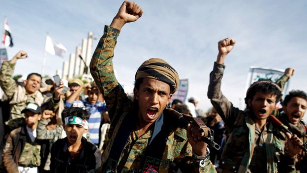 Houthi supporters shout slogans at a rally to mark the 4th anniversary of the escalation of the war in Yemen (26 March 2019)