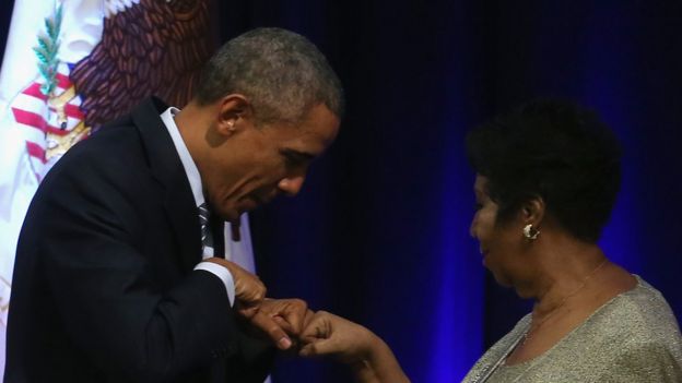 Barack Obama e Aretha Franklin em 2015