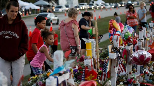 Homenaje a las víctimas de Parkland
