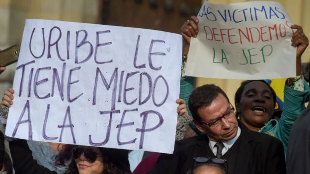 Protesta contra Uribe