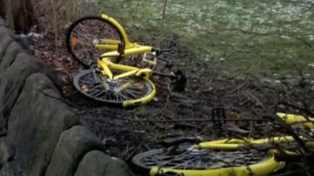 Bicicletas compartilhadas vandalizadas no Reino Unido