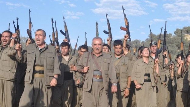 عناصر من حزب العمال الكردستاني في جبل قنديل، المعقل الرئيسي لهم