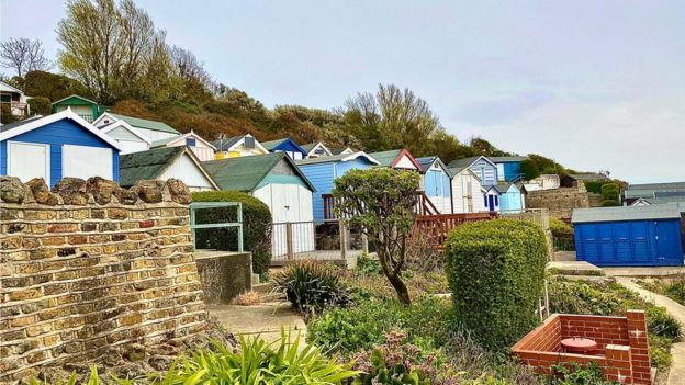 Walton-on-the-Naze: 'People are almost panic buying beach huts' - BBC News