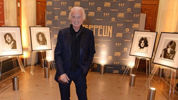 Jimmy Page asiste al lanzamiento de "Led Zeppelin" el libro ilustrado oficial que marca el 50 aniversario de la formación de la banda, en 2018 en Londres.