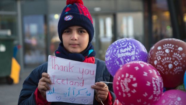 Niño sirio refugiado en Islandia