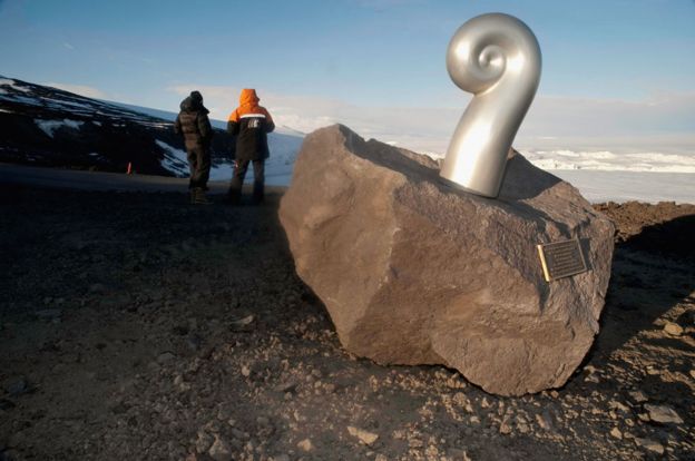 El memorial Koru, en la Antártida