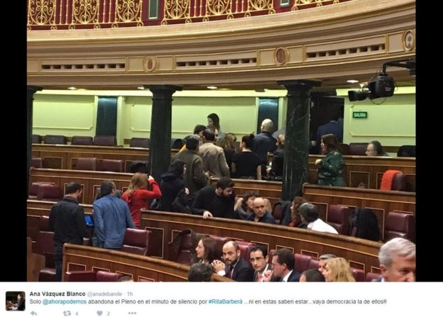 Twitter user @anadebande's photo of Podemos deputies filing out of parliament