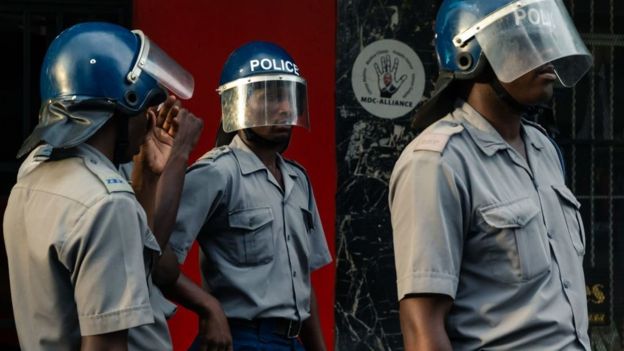 Policía en Zimbabue.