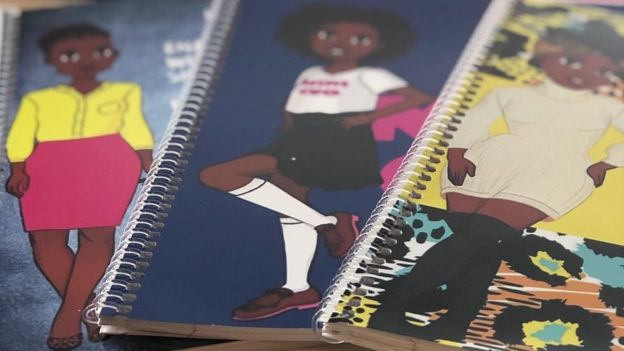 Cadernos com capas com desenhis de meninas negras