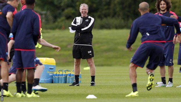 Newcastle head coach Steve McClaren and players