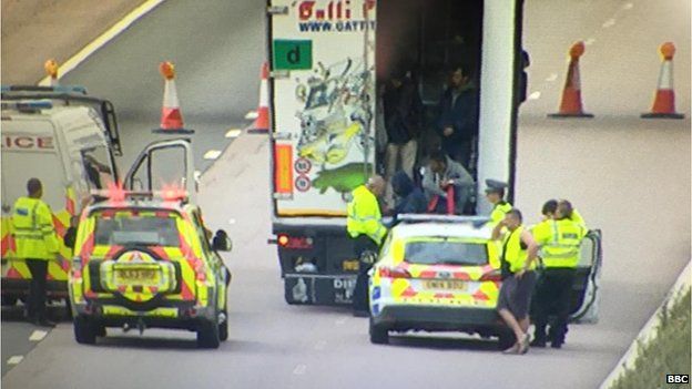 Lorry stopped by police on M20 on 30 July 2015