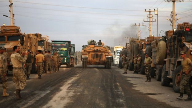 قوات تركية قرب الحدود السورية
