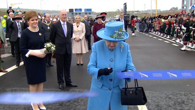 In Pictures: The Queen Opens Queensferry Crossing - BBC News