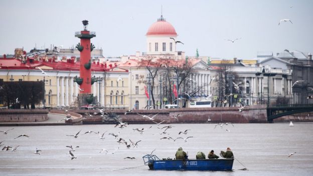 লেনিনগ্রাড থেকে আবার সেন্ট পিটার্সবার্গ। এই নগরীর নাম বদলেছে অনেক বার।