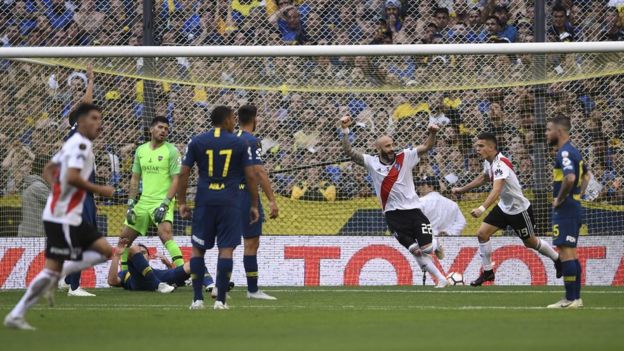 River Plate, Boca Juniors'ın stadında aldığı beraberlik sayesinde, kendi evindeki rövanşa avantajlı çıkacak