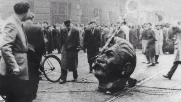 Голова разрушенной статуи Сталина, Будапешт, 24 октября 1956 г.