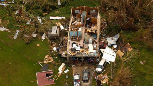 Daños tras el huracán Maria.