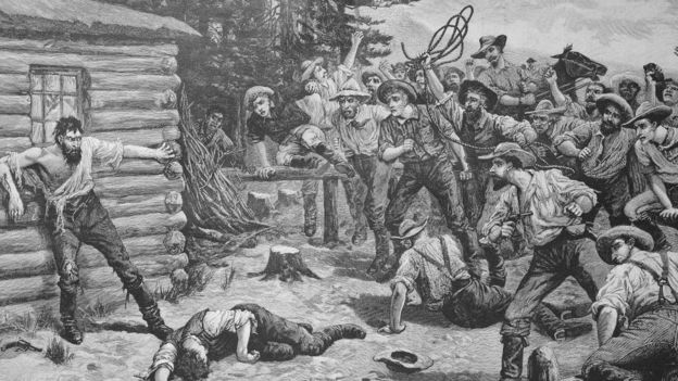 1880ல் அமெரிக்காவில் நடந்த ஒரு கும்பல் கொலை தொடர்பாக அப்போது வெளியான ஒரு படம் டிஜிட்டல் முறையில் மேம்படுத்தப்பட்டதன் வடிவம்.