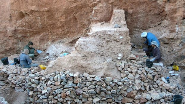 علماء آثار يكتشفون بقايا أقدم إنسان في التاريخ بالمغرب _96391696_hi039933375