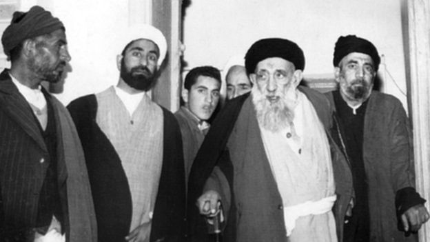 محمد بهبهانی (نفر دوم از سمت راست)